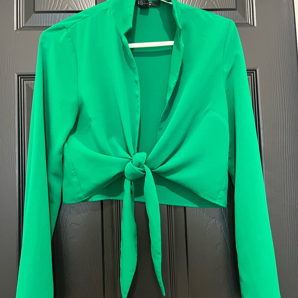 Green Long Sleeve Tie-Front Crop Blouse